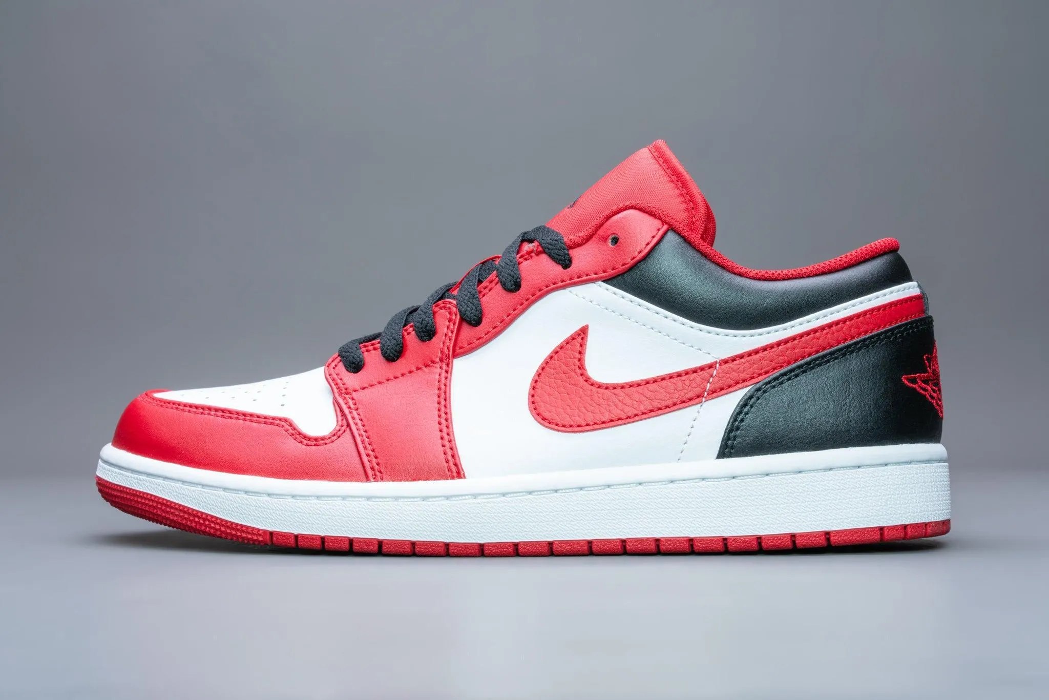 Air Jordan 1 Low Bulls