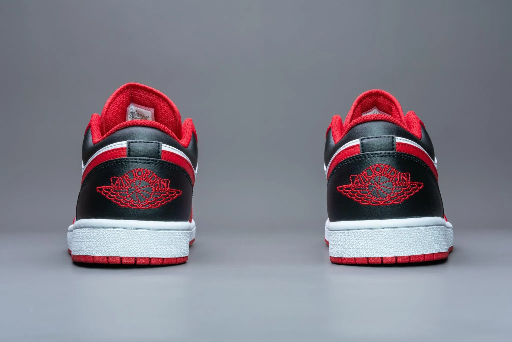 Air Jordan 1 Low Bulls