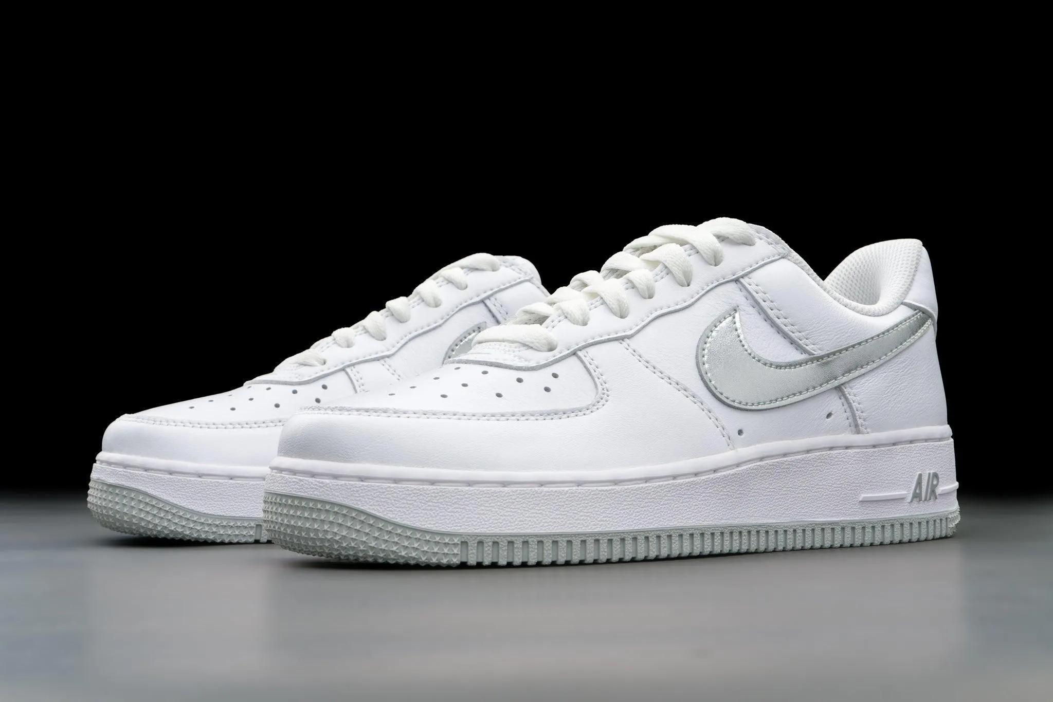 Nike Air Force 1 '07 Low Color of the Month White Metallic Silver