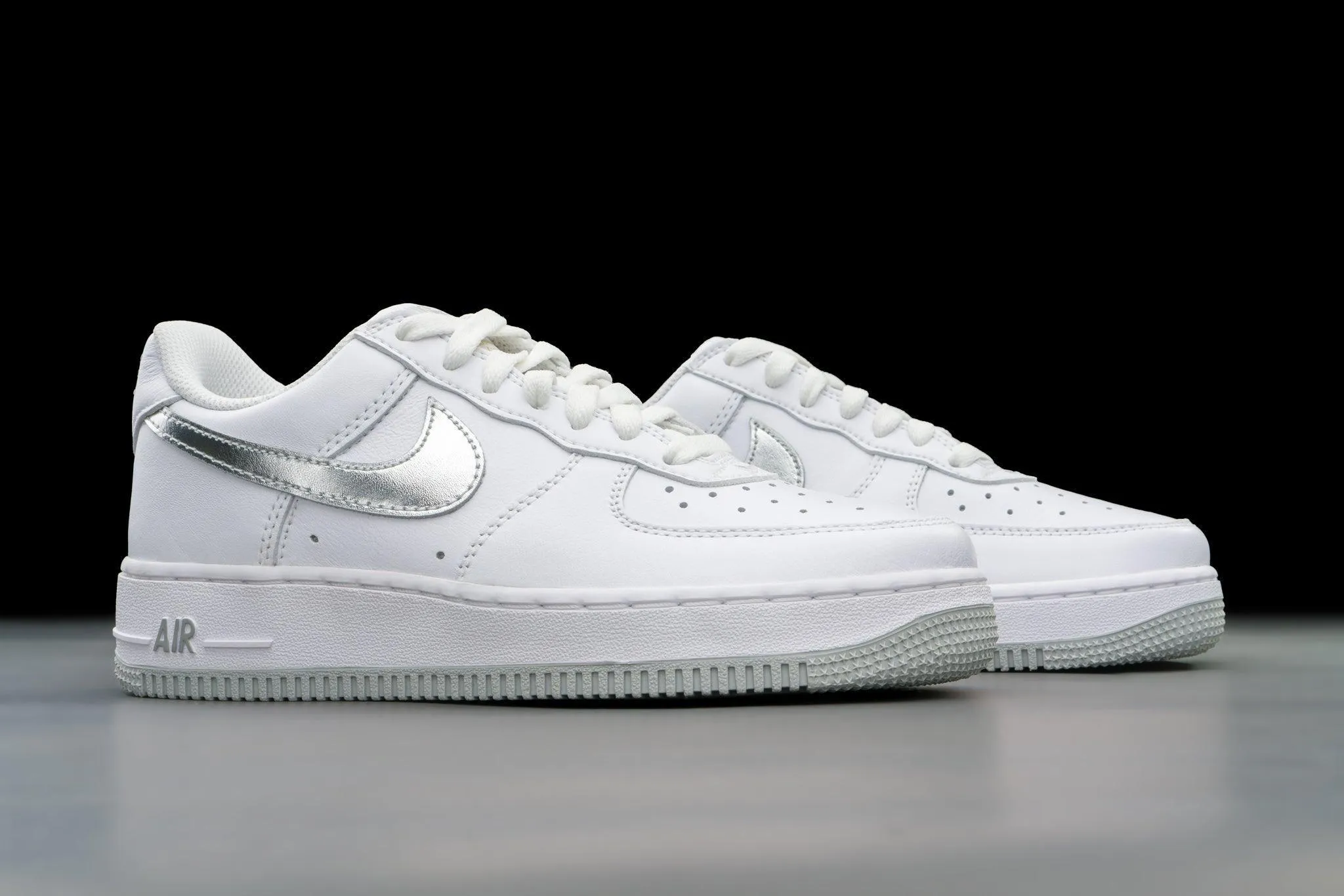 Nike Air Force 1 '07 Low Color of the Month White Metallic Silver