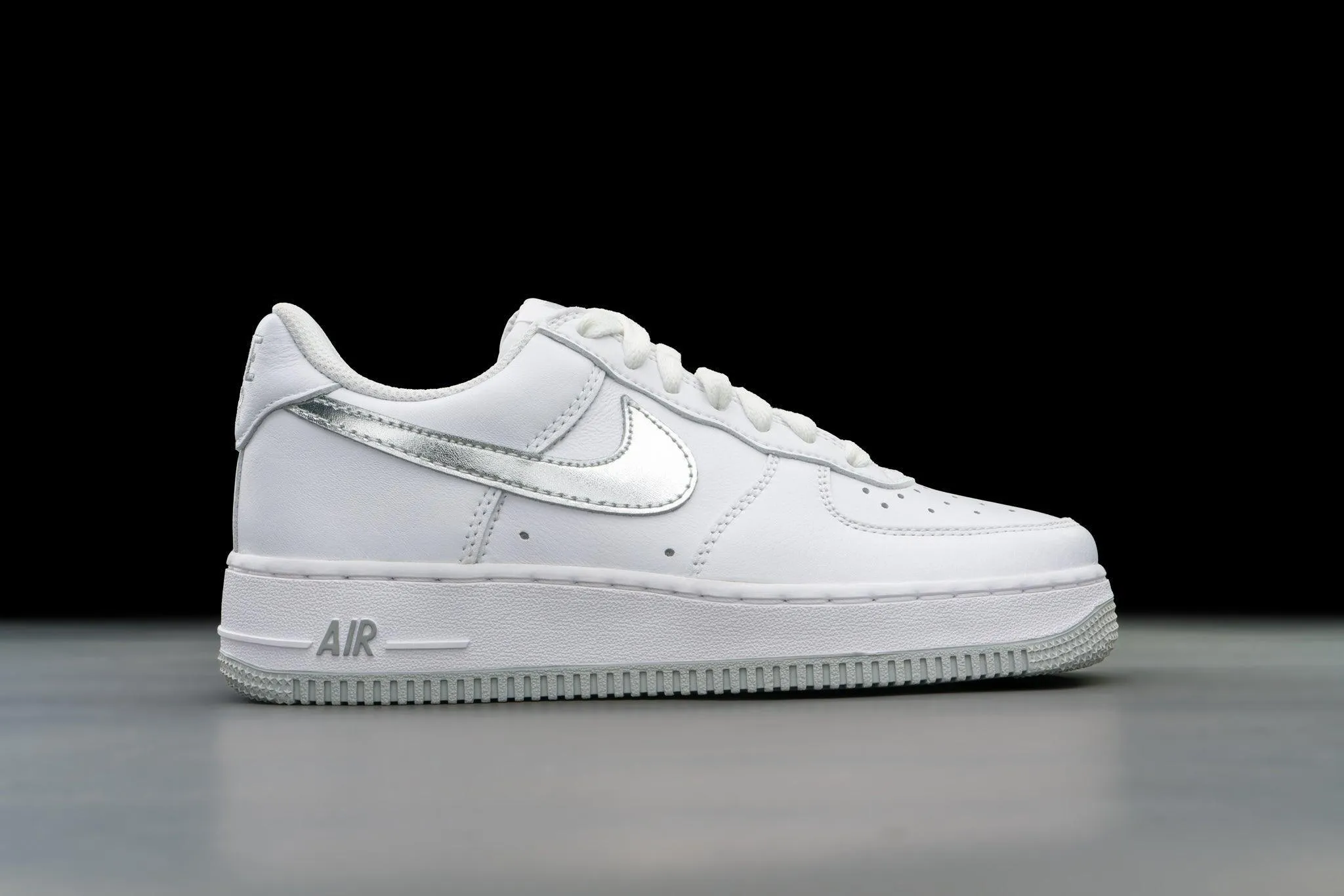 Nike Air Force 1 '07 Low Color of the Month White Metallic Silver