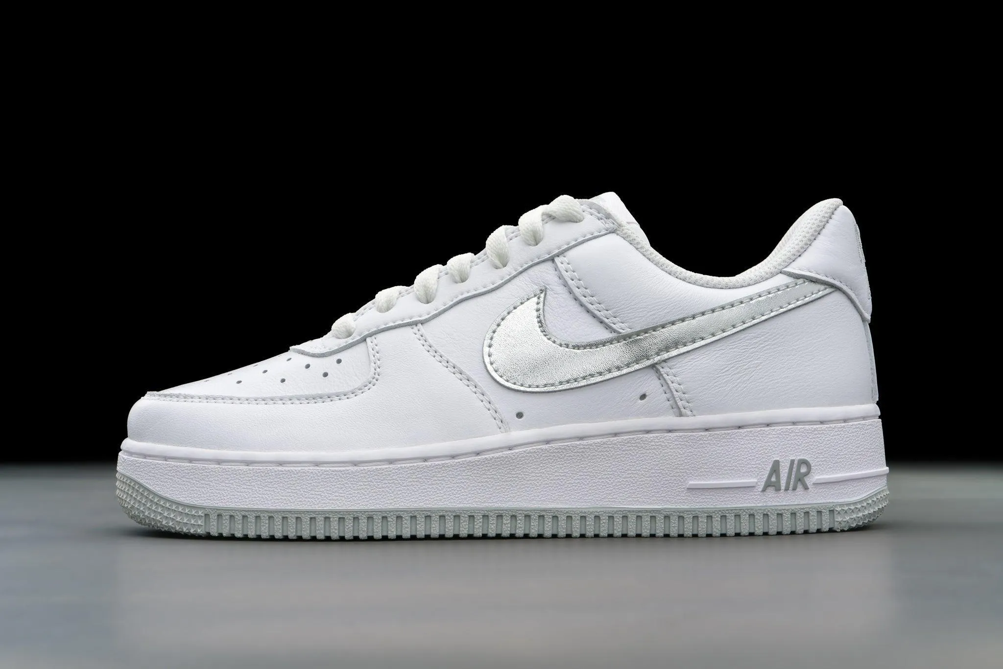 Nike Air Force 1 '07 Low Color of the Month White Metallic Silver