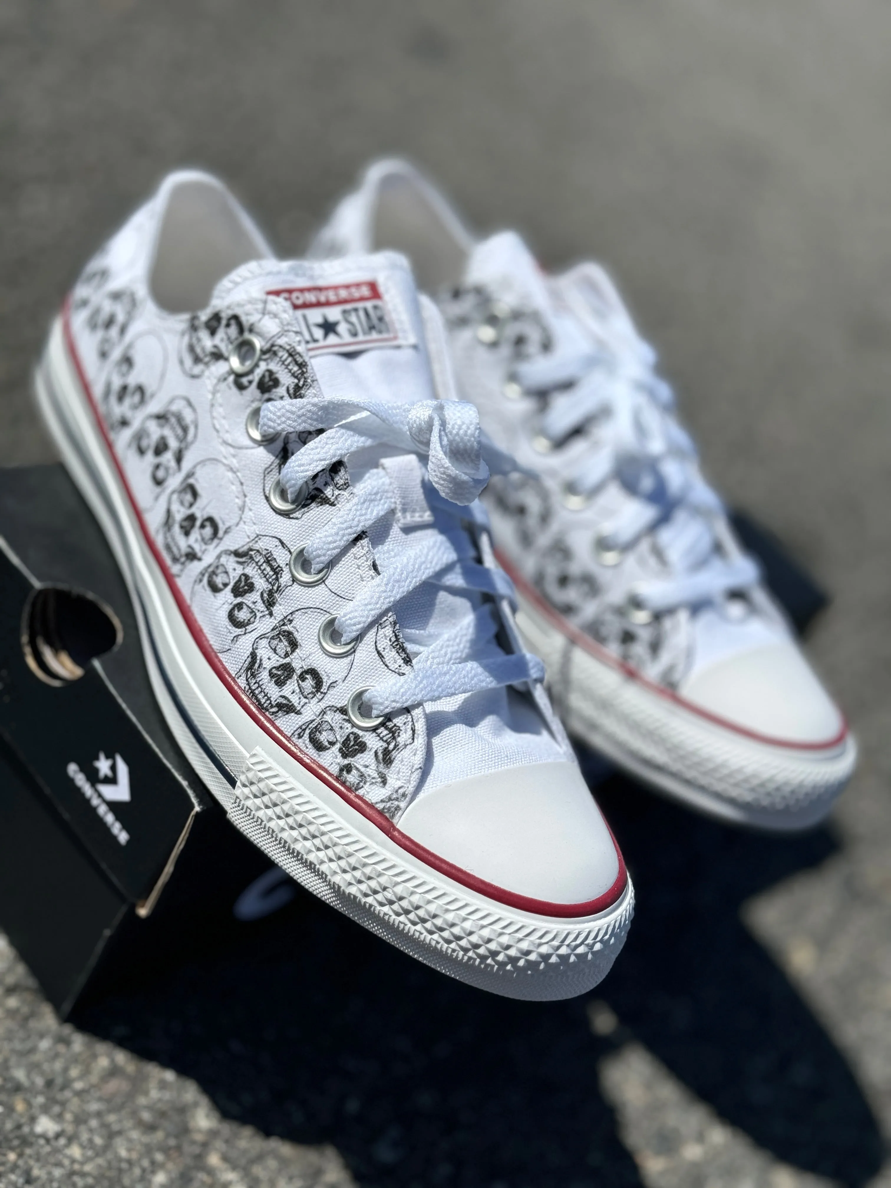 Skull Pattern White Converse Low Top Chuck Taylor Shoes