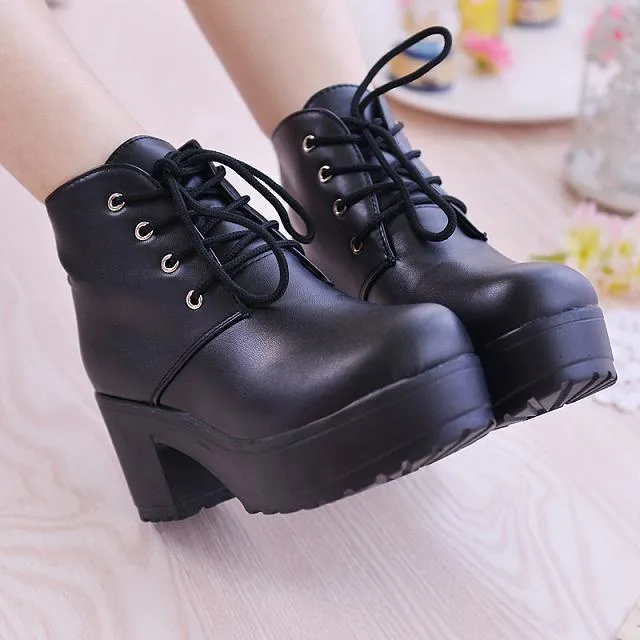 Women ankle short solid color lace up chunky heel platform boots